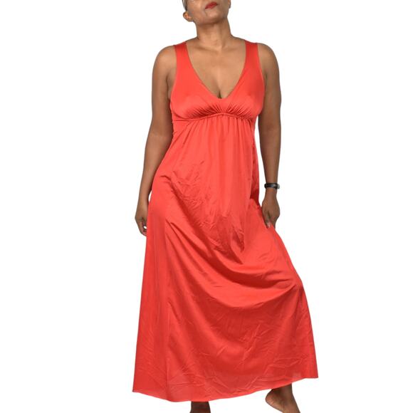 Vintage Vanity Fair Silky Red Nightgown 70s Nylon Goddess Long Maxi Lingerie XS - Picture 12 of 16